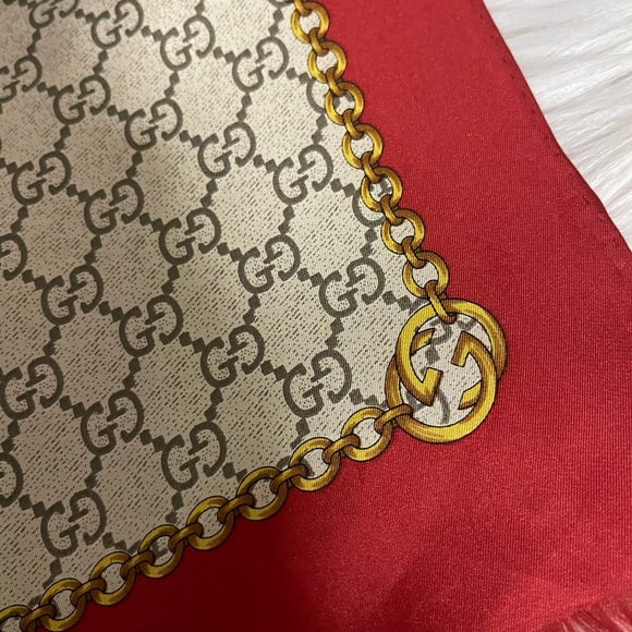 Gucci Crest Monogram Silk Shawl Scarf. - Picture 16 of 16